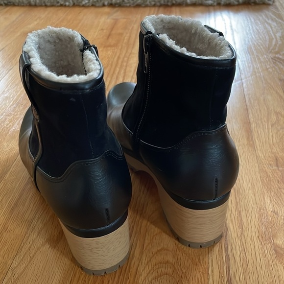 Universal Thread Women 5.5 Fawn Clog Boot Bootie Heel Black Side Zip Tread Shoe - Picture 6 of 7